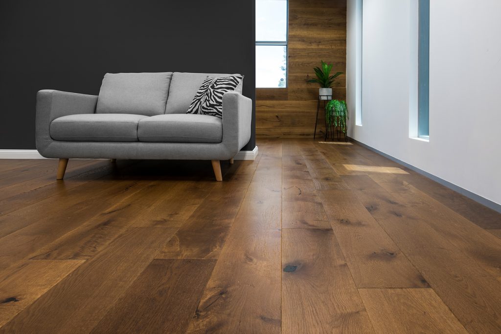 The Aesthetic Appeal of Wide-Plank Oak Flooring in Contemporary Homes